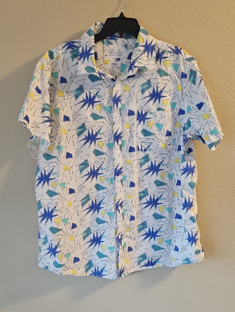 Hurley XL Men's White Short-Sleeve Button-Up Shirt